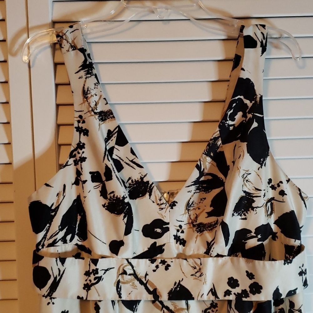 The Limited Satin Spring Time Top - Picture 2 of 4